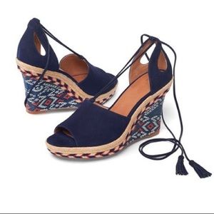 Cabi #6001 Isla Navy Wedge Sandals Size 7